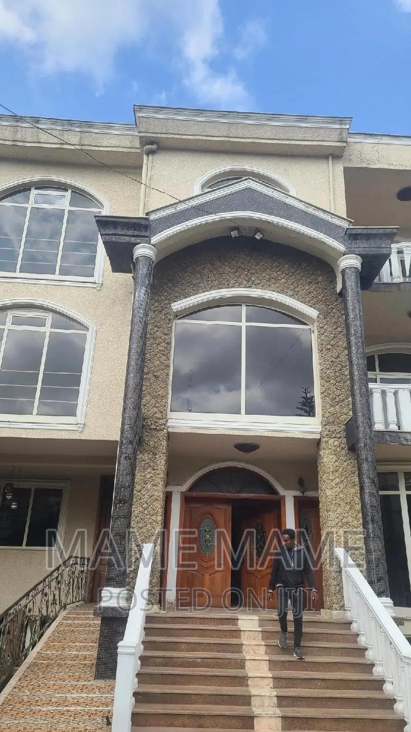 8bdrm Apartment in Addis Abeba, Bole for sale