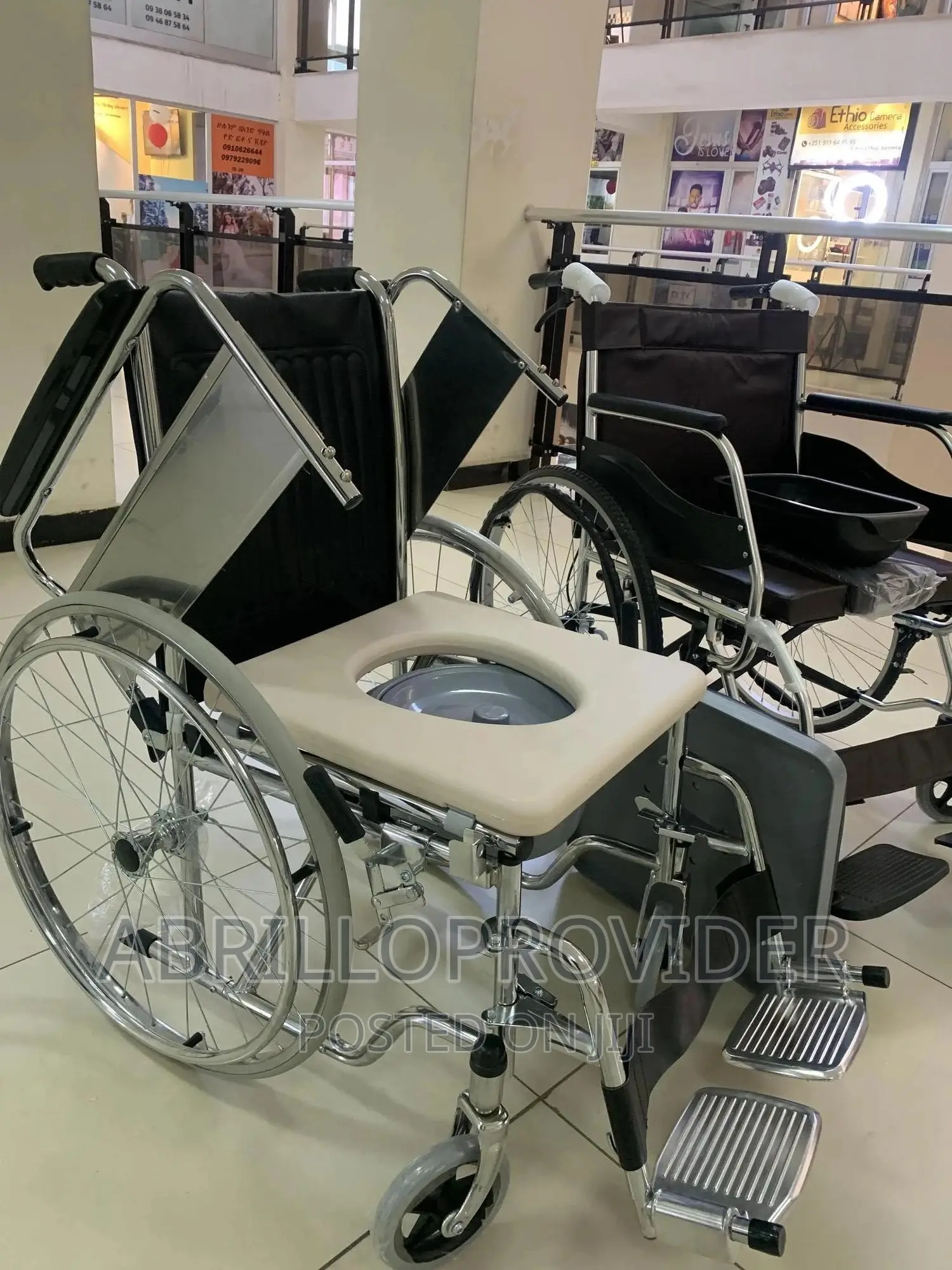 Wheelchair for Indoor and Outdoor~Toilet Commode Wheelchair