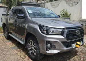 Toyota Hilux 2020 Gray