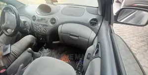 Toyota Vitz 2000 Silver