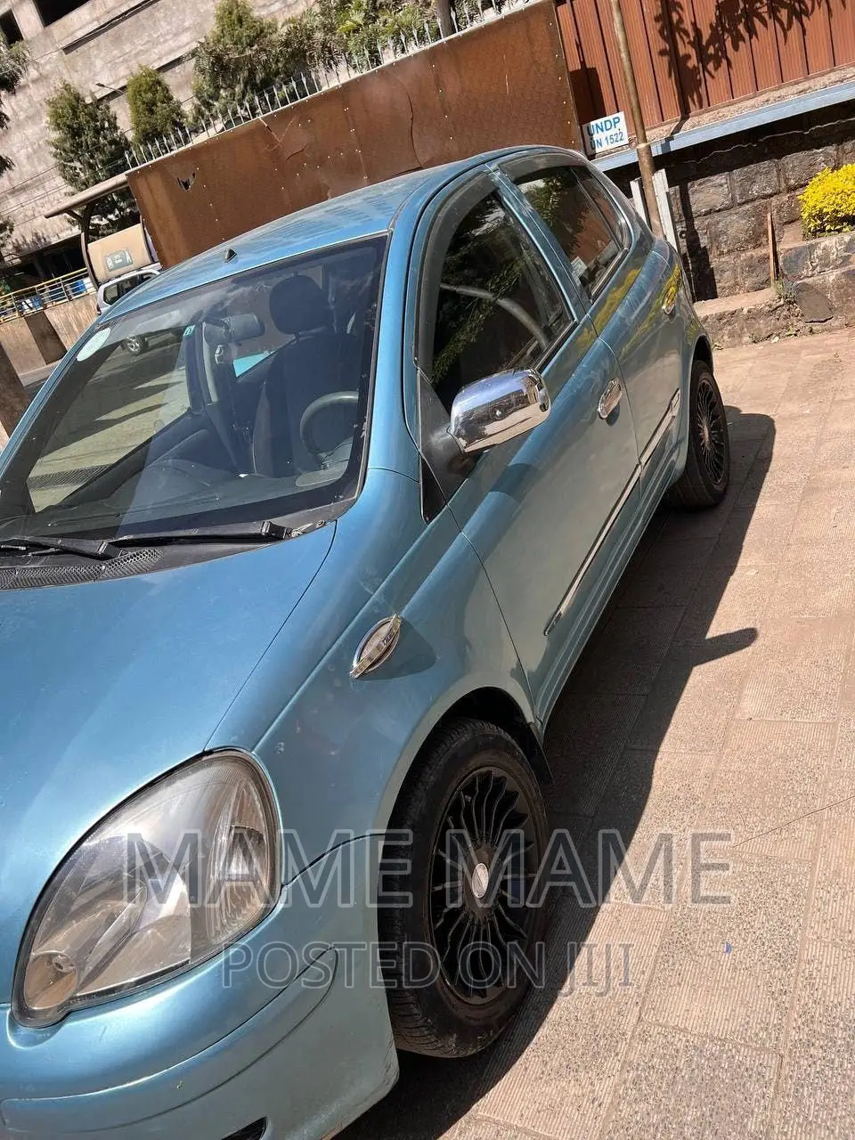 Toyota Vitz 2002 Gray