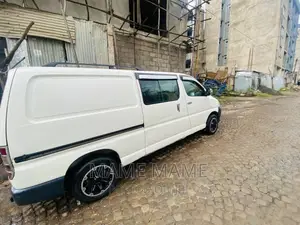 Toyota HiAce 2011 White