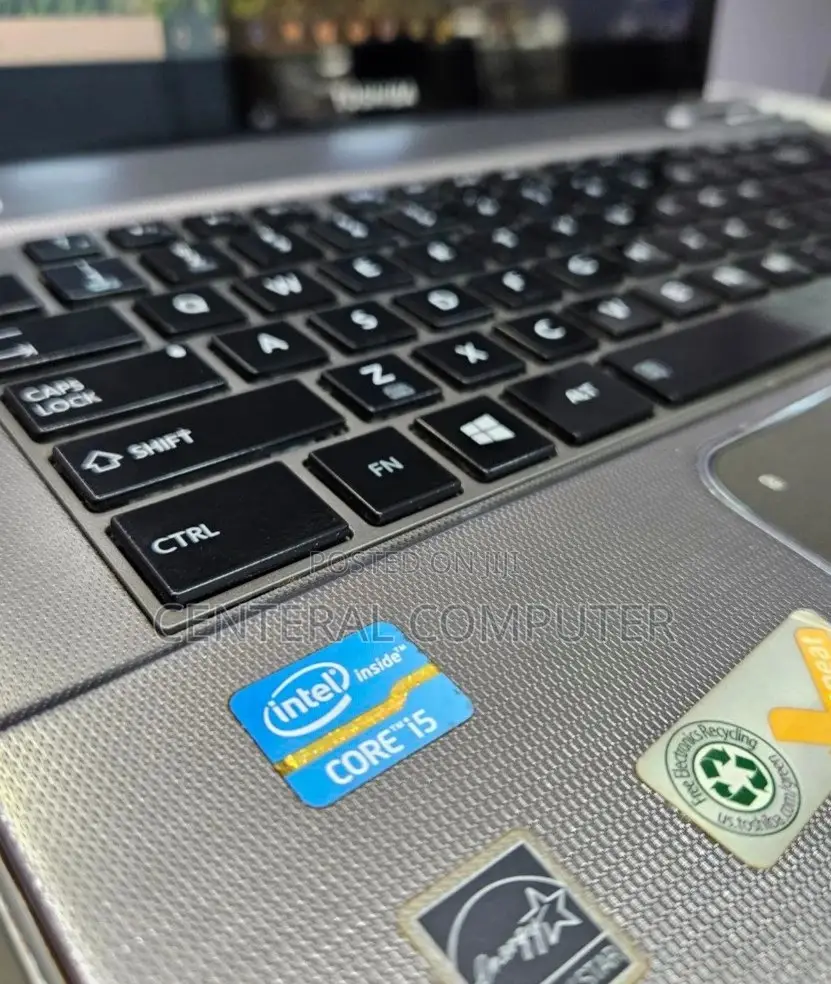 New Laptop Toshiba Satellite C850 6GB Intel Core i5 HDD 700GB