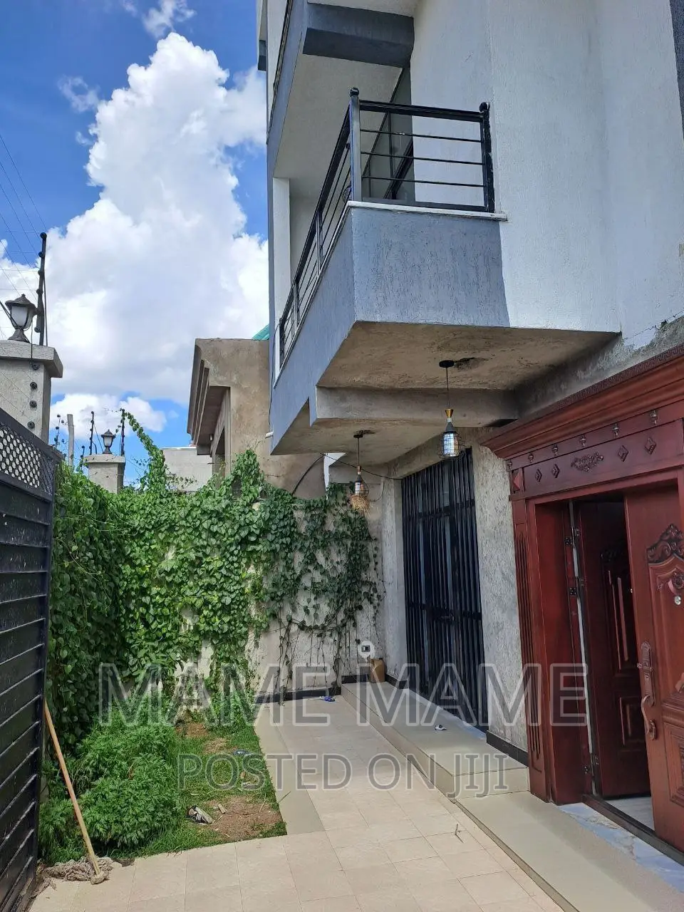 8bdrm House in Addis Abeba, Bole for sale