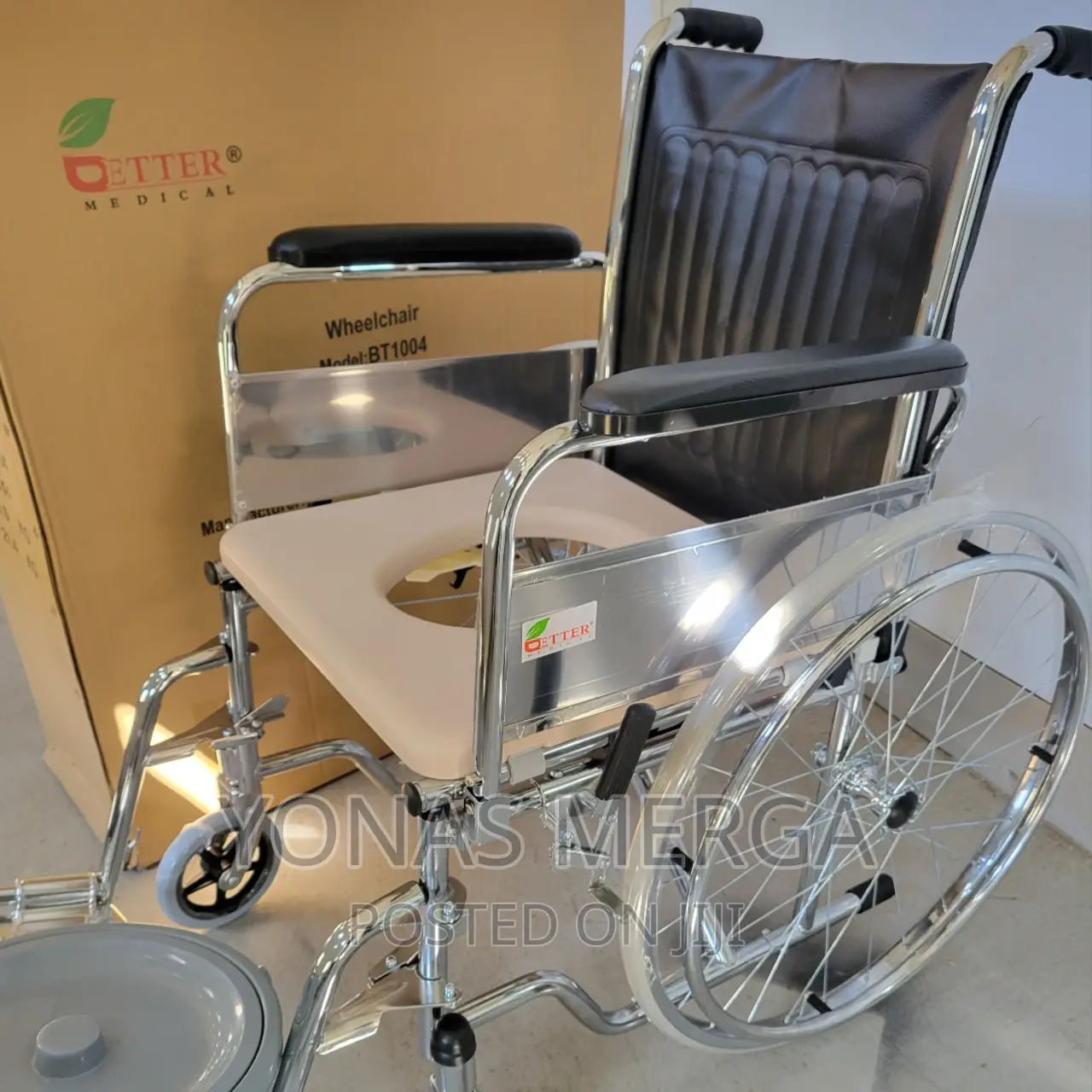 Toilet Commode Wheelchair Folding, Automation Grade: Manual