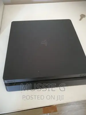Playstation 4 Slim