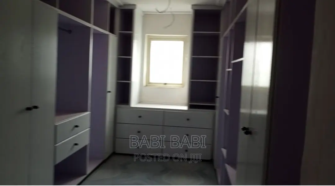 10bdrm House in አያት Luxury, Bole for sale