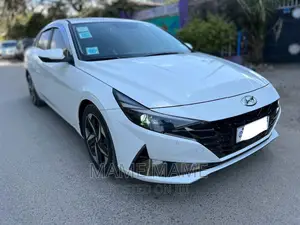 Hyundai Avante 2021 White