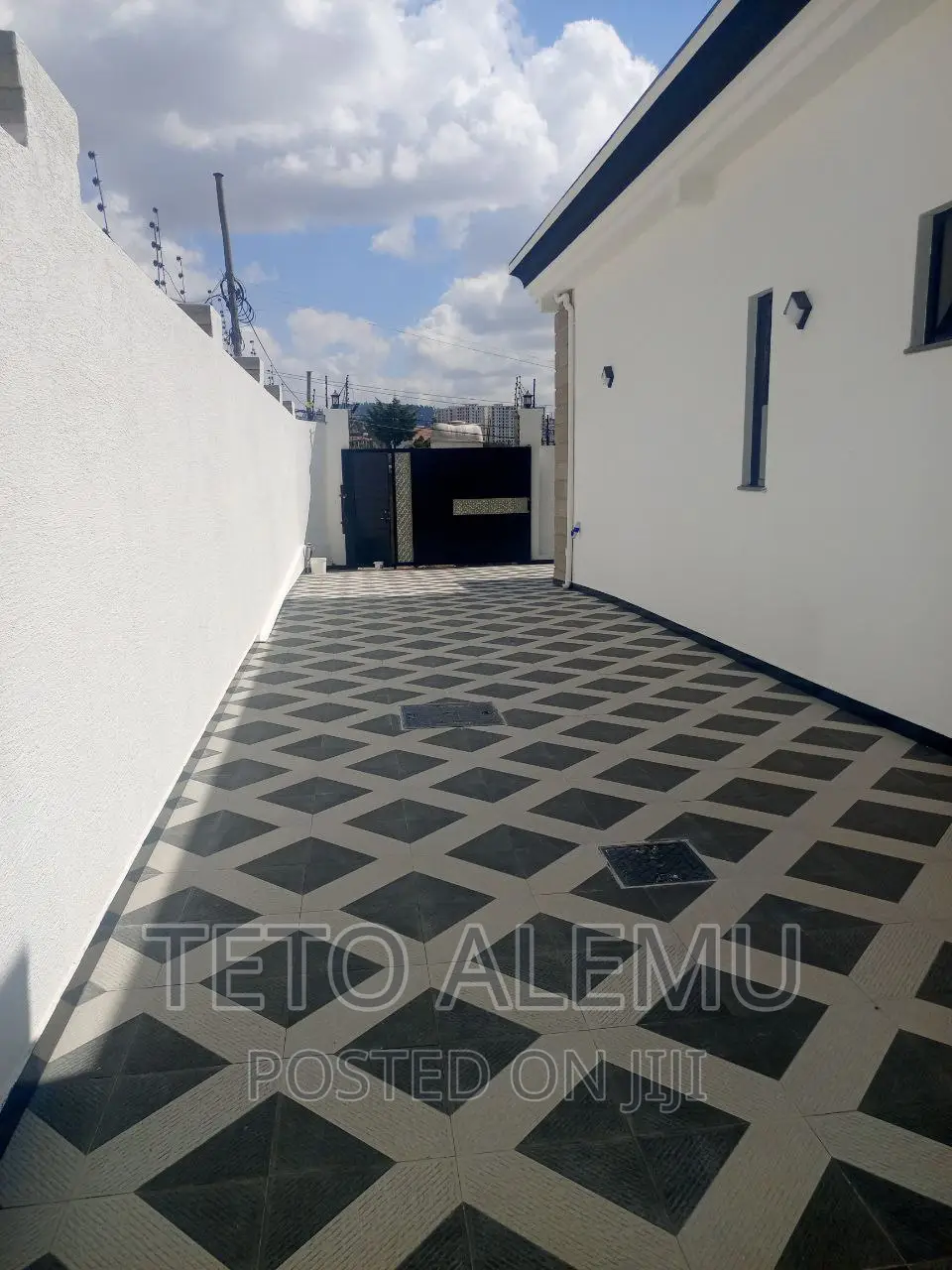 5bdrm Villa in የሚሸጥ ቪላ, Yeka for sale