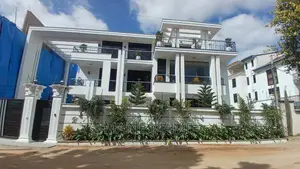 10bdrm House in Addis Abeba, Bole for sale
