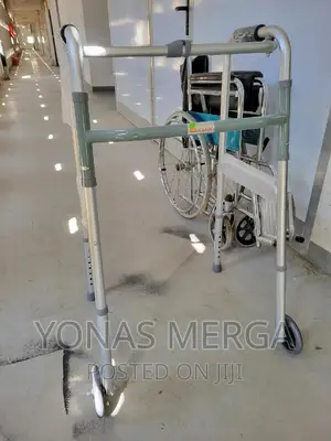 Adjustable Walker Anodized Aluminum Frame Supports 150kg
