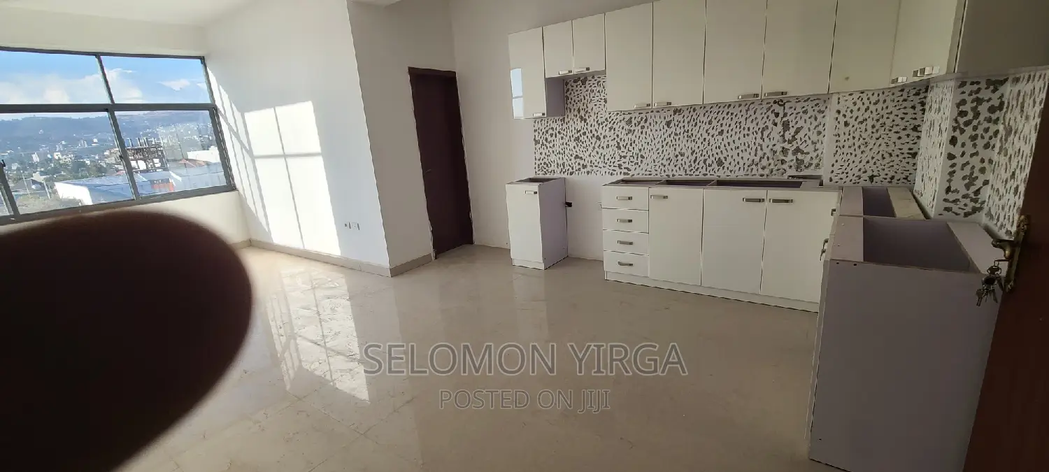 3bdrm Apartment in Adis Abba, Bole for sale