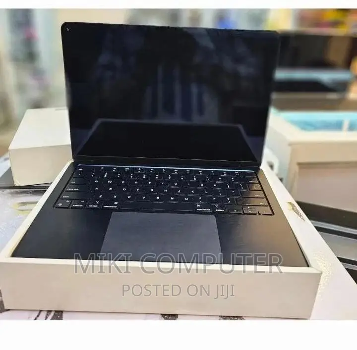 New Laptop Apple MacBook Air 2022 M2 8GB Intel SSD 256GB