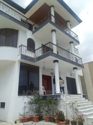 8bdrm House in Bole for rent