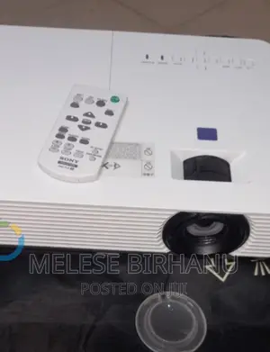 New Sony VPL-Dx221 Projector
