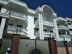 8bdrm House in የሚሸጥ መኖሪያ ቤት መገናኛ ቶፕ, Yeka for sale