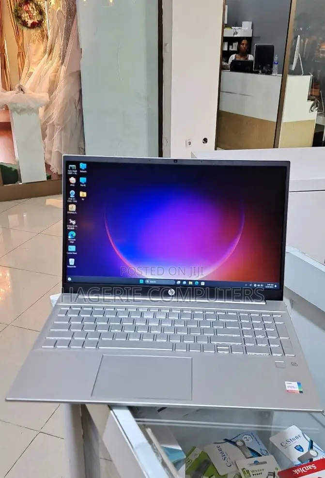 New Laptop HP Pavilion 15z 16GB Intel Core I7 SSD 512GB