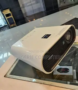 Brand New Sony Projector Sd Es5