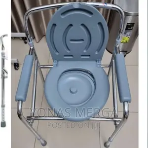 Portable Toilet:Spacious Toilet_ Capacity Convenient to Use