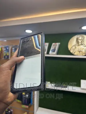 New Samsung Galaxy Z Flip 5 256 GB