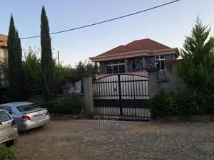 5bdrm Villa in የግል, Bole for sale