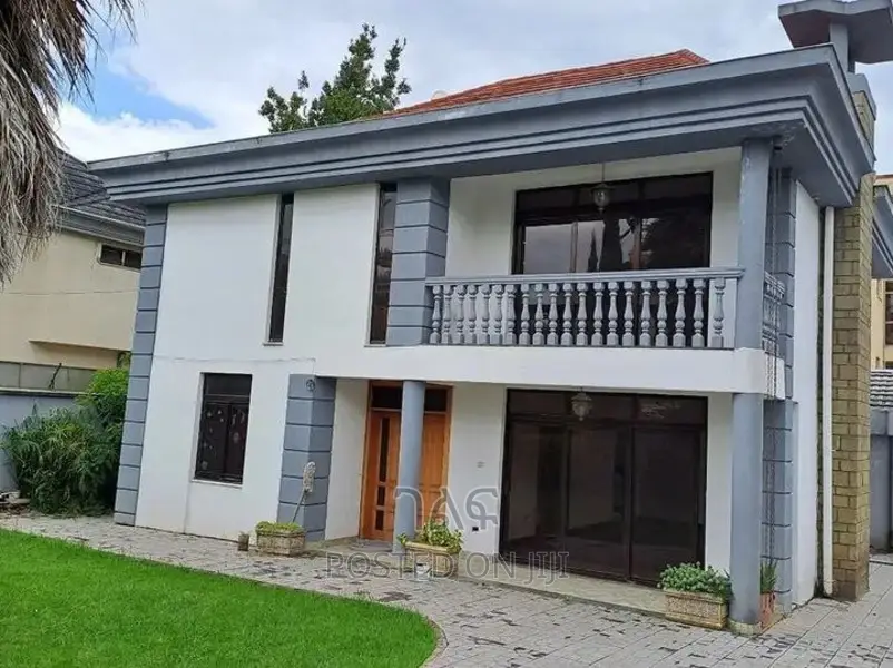 5bdrm House in የግል, Bole for sale