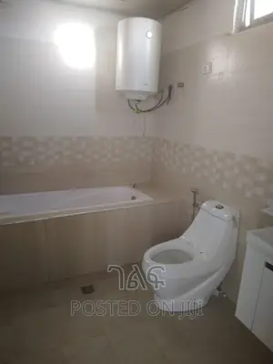5bdrm House in የግል, Bole for sale