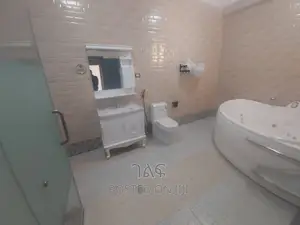 5bdrm House in የግል, Bole for sale