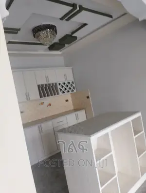 5bdrm House in የግል, Bole for sale