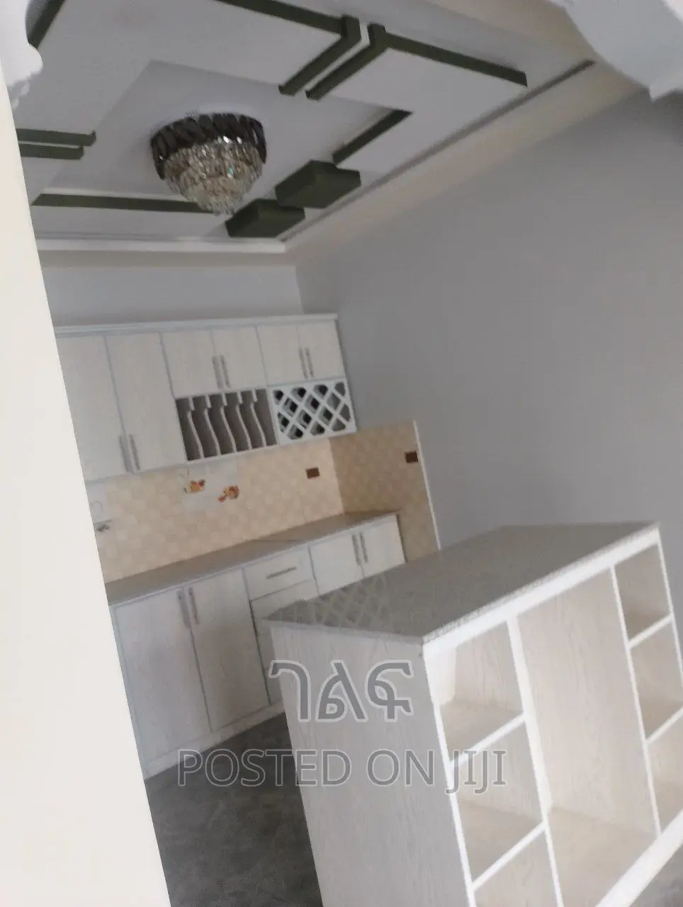5bdrm House in የግል, Bole for sale