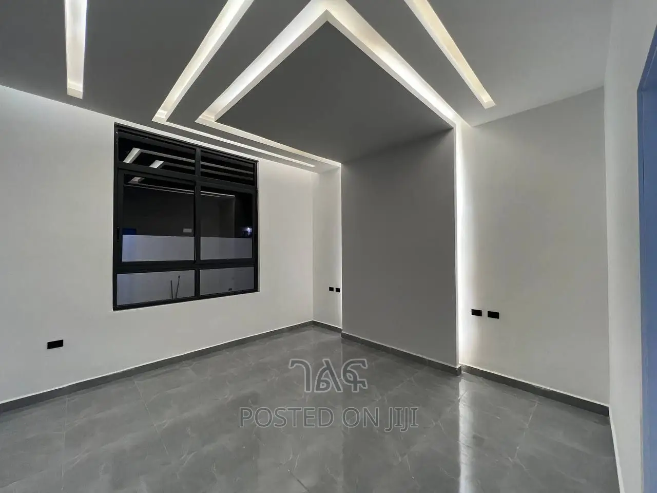 5bdrm Villa in የግል, Bole for sale