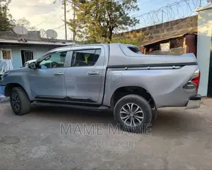 Toyota Hilux 2017 Silver