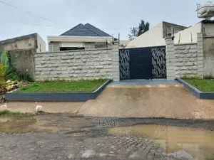 3bdrm Villa in የግል, Bole for sale