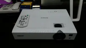 Brand New Sony Projector Dx102