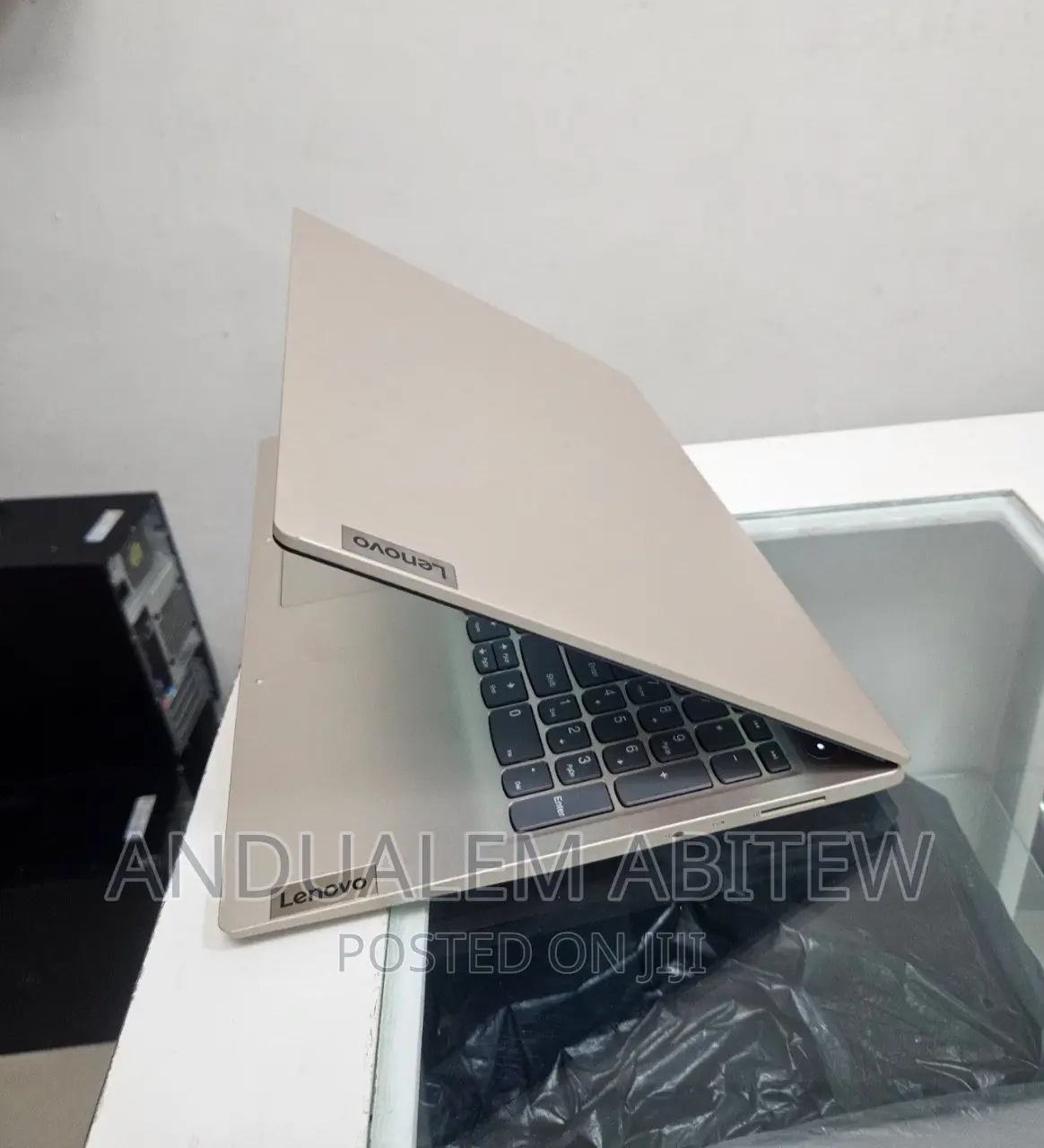 New Laptop Lenovo Ideapad 3 8GB Intel Core I3 SSD 256GB
