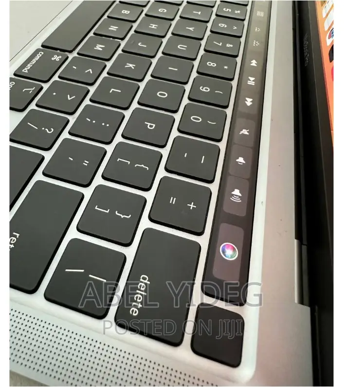 New Laptop Apple MacBook Pro M1 8GB Apple M1 Pro SSD 256GB