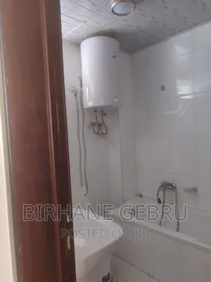 3bdrm Apartment in Luxury Apatiment, Bole for rent