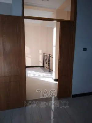 5bdrm House in የግል, Bole for sale