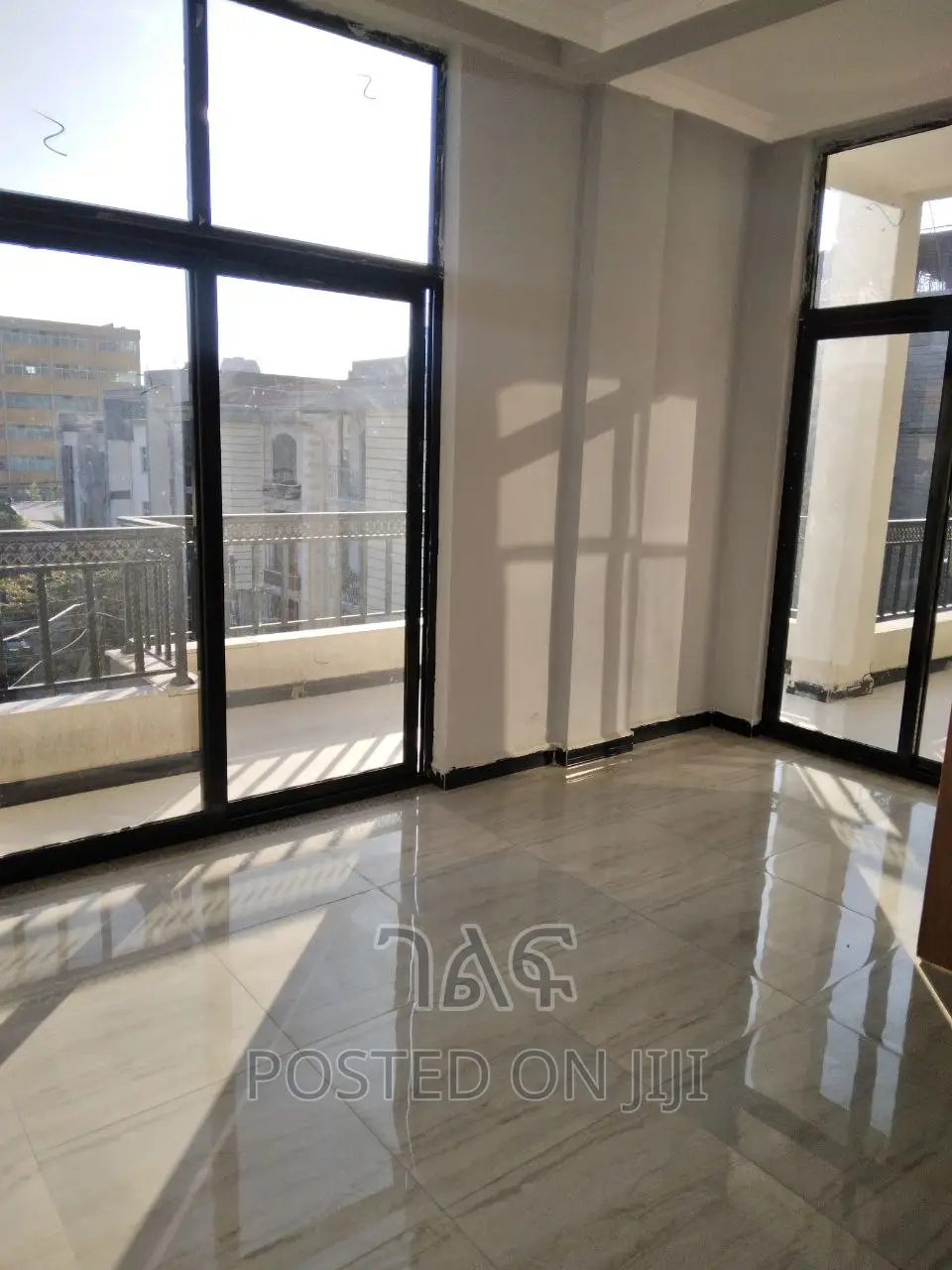 5bdrm House in የግል, Bole for sale