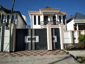5bdrm House in የግል, Bole for sale