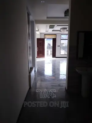 5bdrm House in የግል, Bole for sale