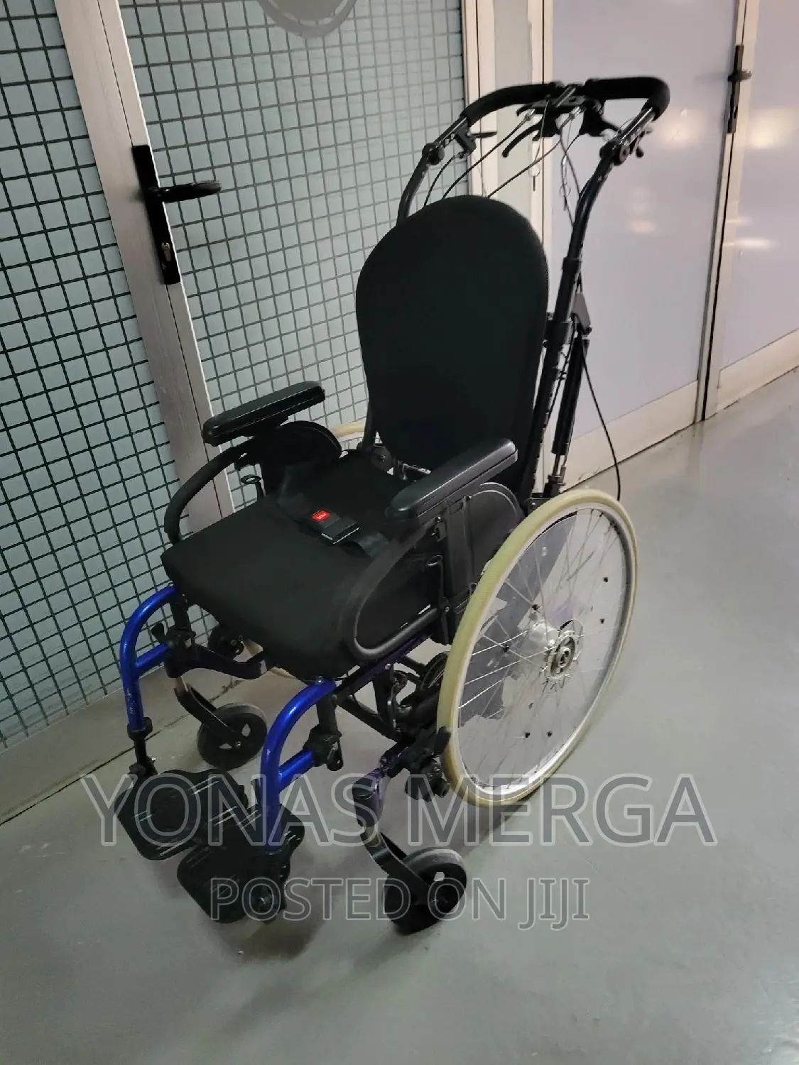 Comfortable Wheelchair Medical Quickie Manual Wheelchair