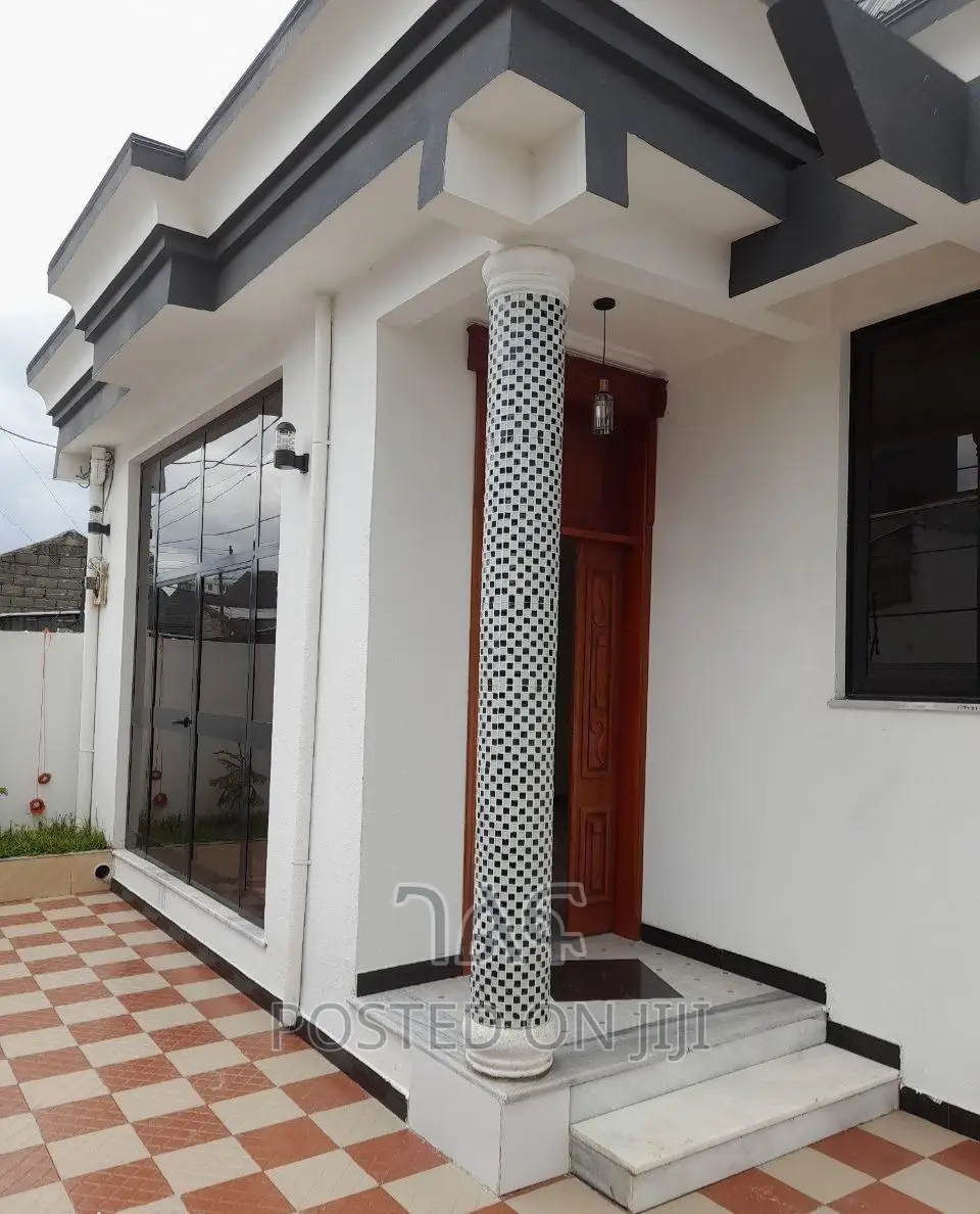 3bdrm Villa in የግል, Bole for sale