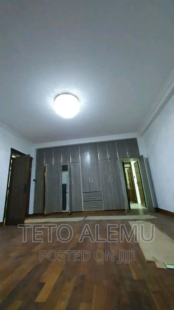 5bdrm House in የሚሸጥ ቤት ጉርድ ሾላ አካባቢ, Yeka for sale