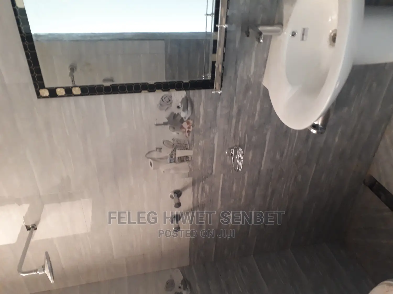 Furnished 5bdrm House in Aa, Bole for Sale