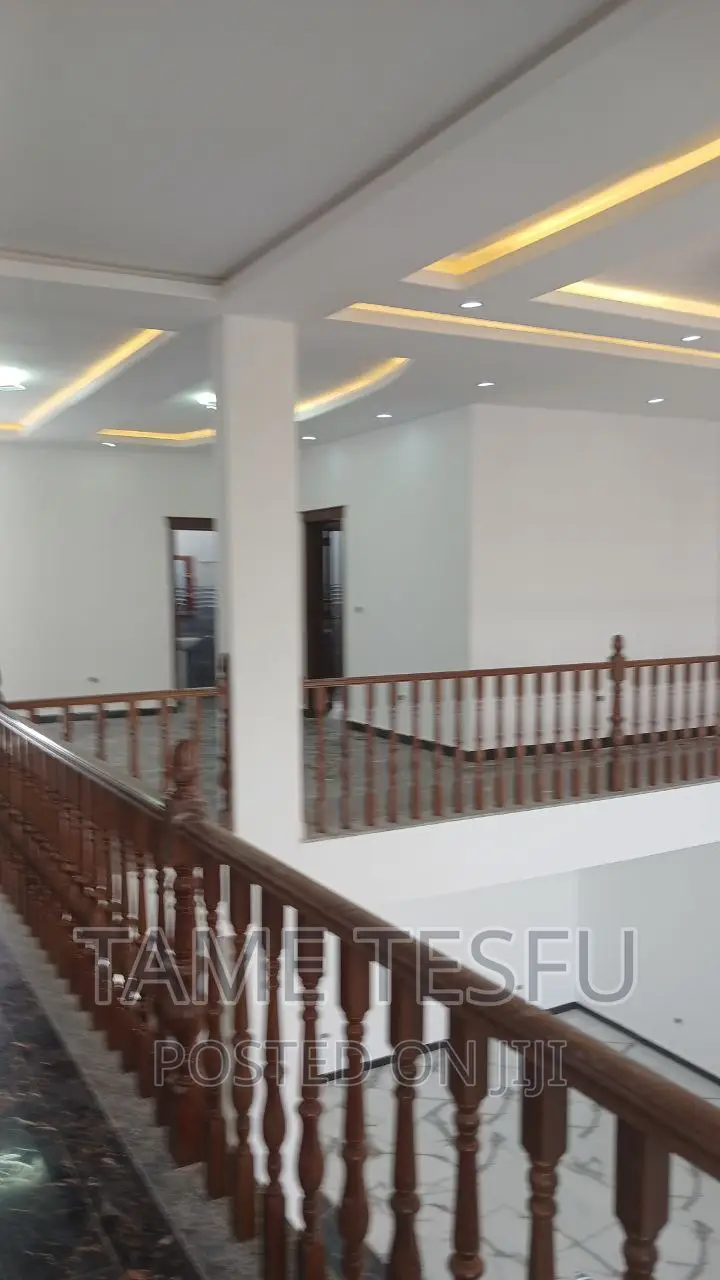 Furnished 12bdrm House in Hayat, Yeka for sale
