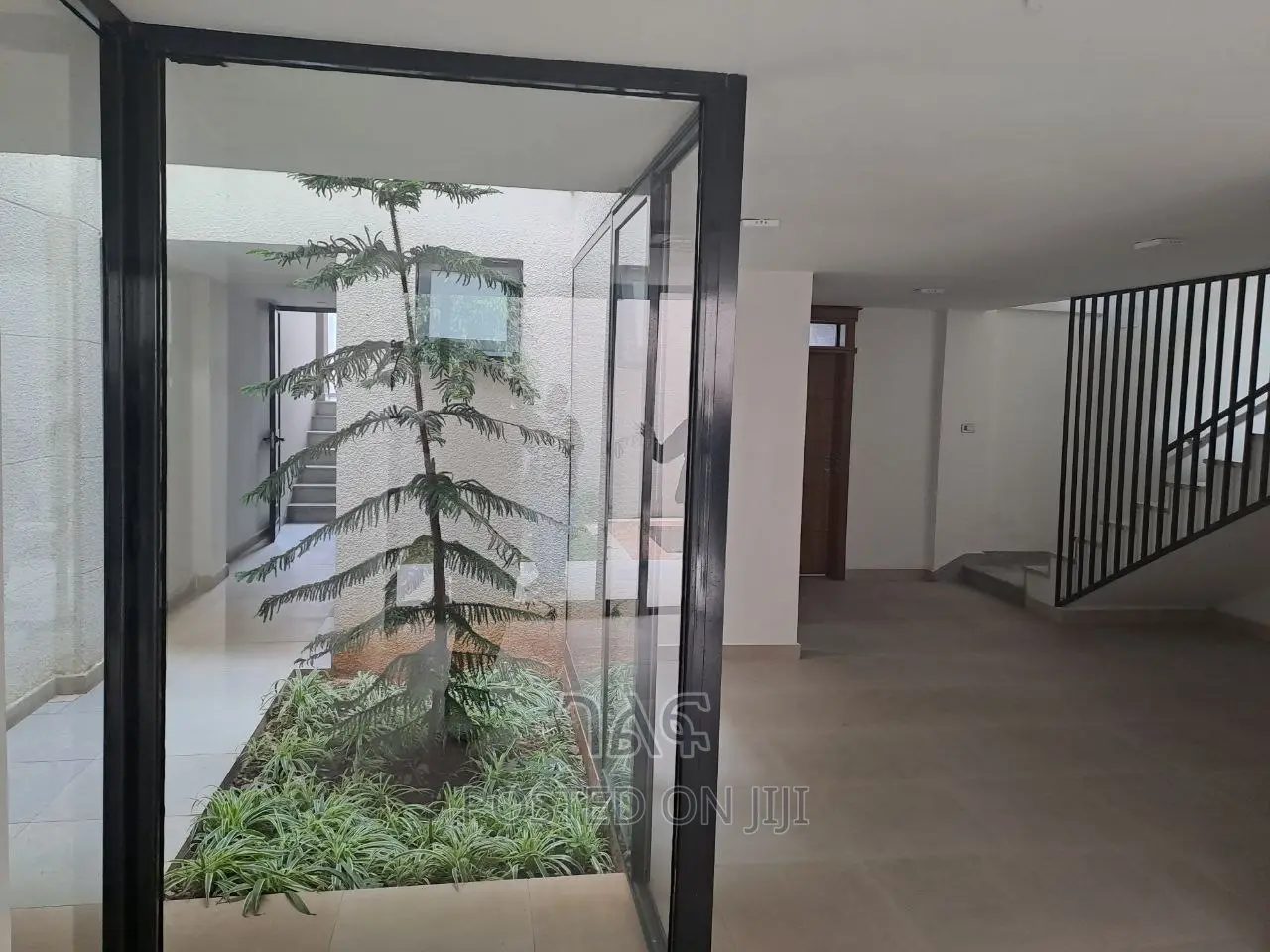4bdrm House in የግል, Bole for sale