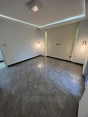 3bdrm Condo in ኮንደሚኒየም, Bole for sale