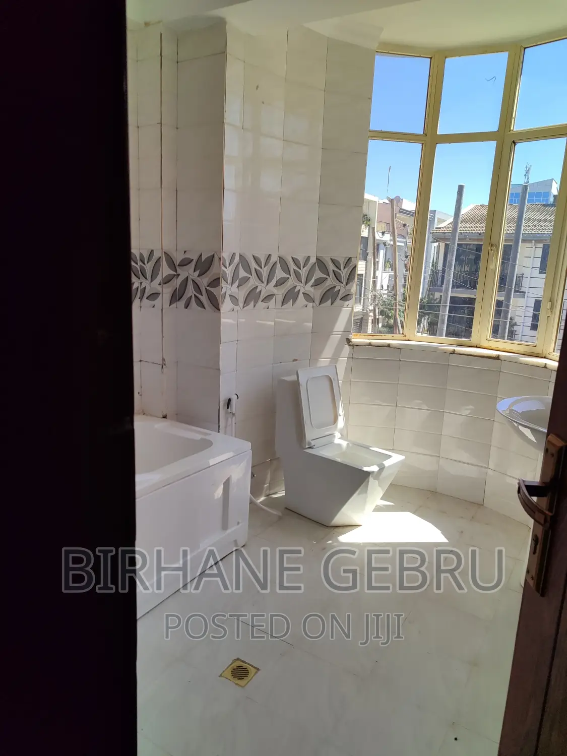 Furnished 6bdrm House in G+3, Bole for rent