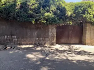 4bdrm House in የግል Old Villa መገናኛ, Bole for sale